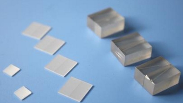 Ontdek de veelzijdigheid van strontiumtitanaat SrTiO3-kristallen ideaal voor academisch onderzoek en industriële innovatie
