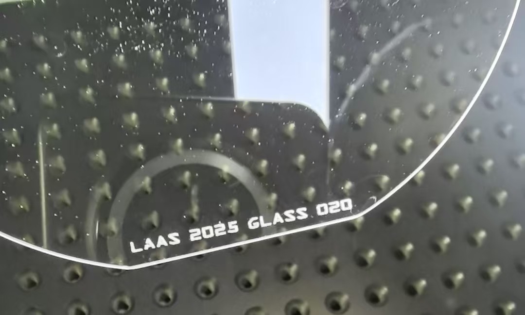 Het materiaal dat de standaard stelt voor uitstekende gesmolten silicawafels voor hoogwaardige toepassingen