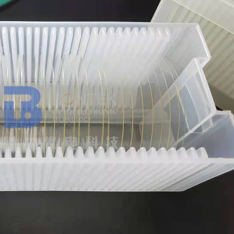 Het Lithiumniobate van Ra Roughness 1nm het Wafeltje in Optische rang 4“ 6“ 8“ of de ZAAG sorteert